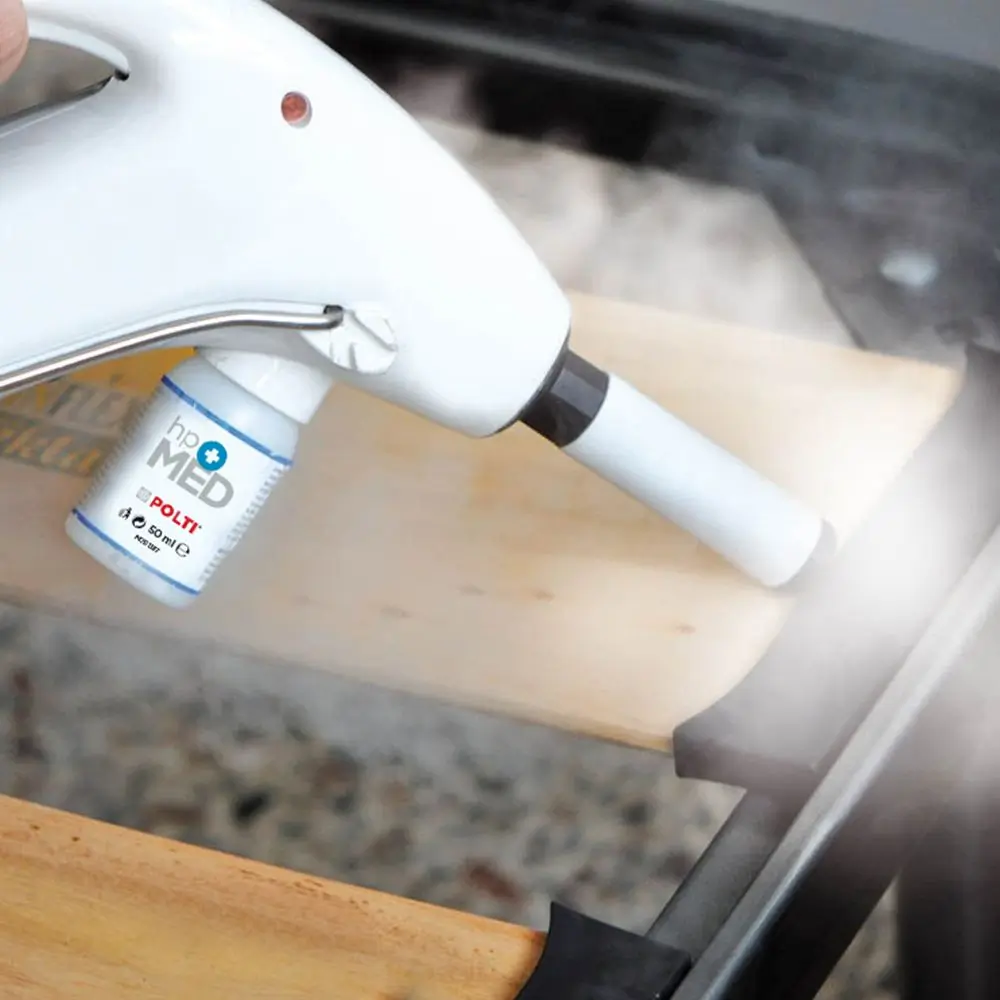 Traitement thermique contre les punaises de lit sur sommier en bois.