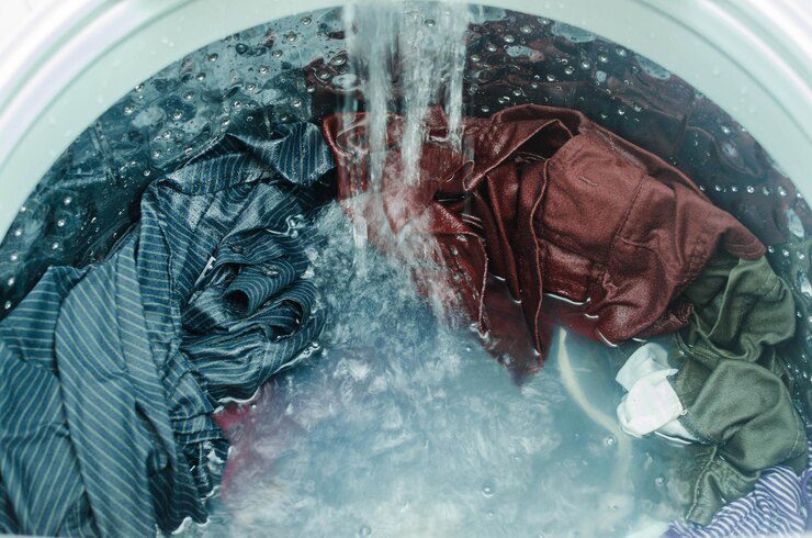 Lavage de vêtements à haute température pour éliminer les punaises de lit