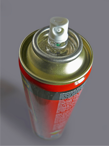 Aérosol insecticide utilisé pour éliminer les punaises de lit efficacement